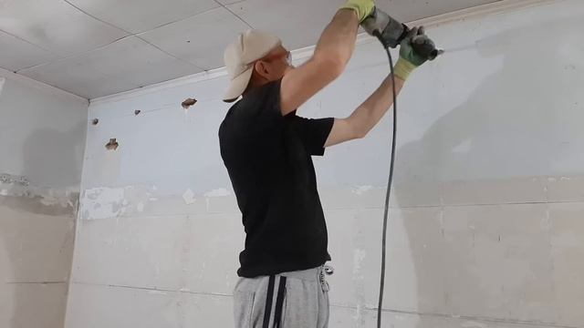 Разбор стены + Штукатурка: Ускоренная переделка кухни! (Таймлапс) смотреть онлайн