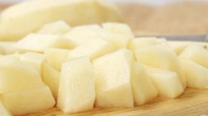 Курица с шампиньонами в горшочке