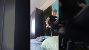 Я В КРОВАТИ!!!!!!