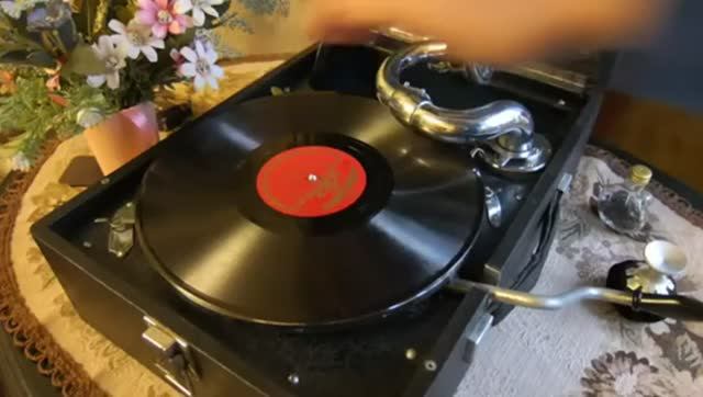 Вальс Амурские волны. Редкая звукозапись Хора московских студентов под управлением В.Г. Соколова смотреть онлайн