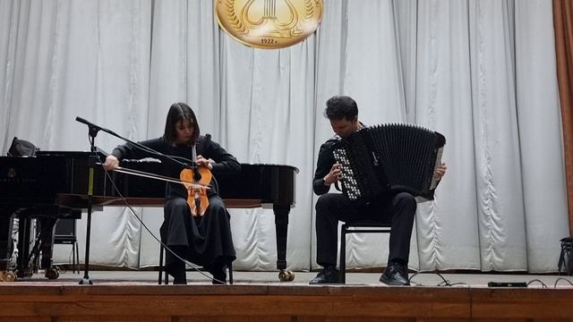 1000315807.mp4 смотреть онлайн