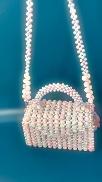 Сумочка из бусин ручной работы «Мечты единорога». #сумкаизбусин #handmade #Busibum смотреть онлайн
