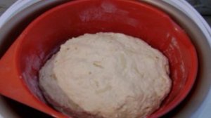 Луковый хлеб в мультиварке