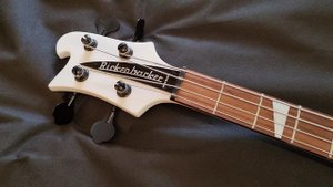 Обзор сборки китайской реплики баса Rickenbacker 4003 леворукого белого после доработки