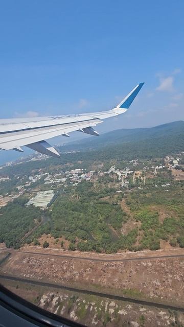 #shorts #вьетнам #фукуок Взлет с о.Фукуок/Пляж Лонг бич с высоты птичьего полёта смотреть онлайн