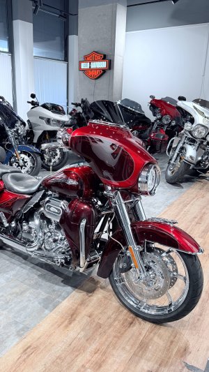 2012 HD CVO Street Glide Special 15K