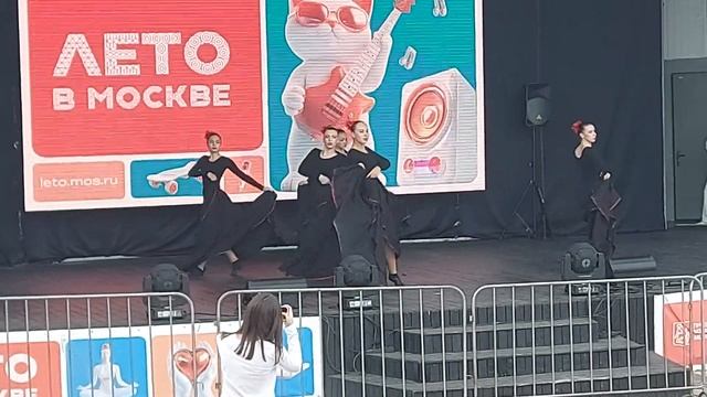 Концерт "Россию мы Родиной зовём" в Ново-Переделкино. Ансамбль современного танца "нЮАнс" - Танго