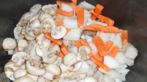 Мясо с шампиньонами в мультиварке