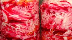 Капуста маринованная со свеклой
