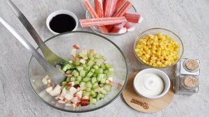 Крабовый салат с огурцом и кукурузой