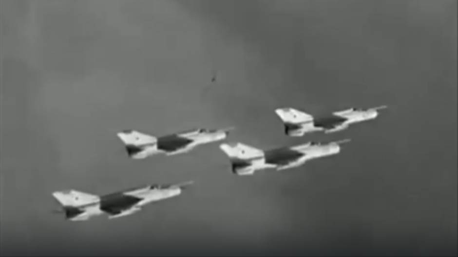 МиГ-21. Мы-офицеры ВВС смотреть онлайн