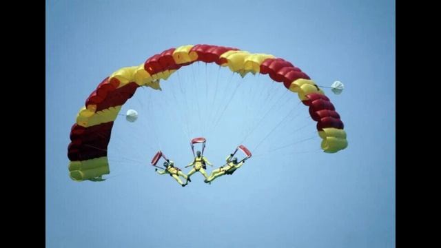 ОПЕРАЦИЯ "РАДОСТНЫЙ ДЕСАНТ" | «Парашют из конфетти» | Track 6 смотреть онлайн