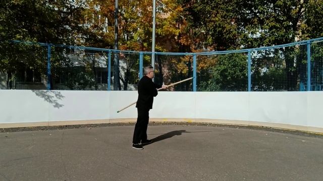 Тренировка с двухсекционным шестом Лянцзегунь (2)