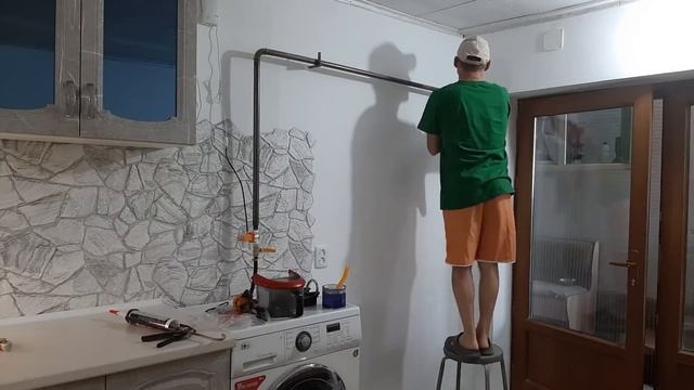 Таймлапс: Ремонт кухни - Установка гарнитура и покраска! смотреть онлайн