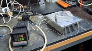 Как работает Измеритель регулятор через твердотельное реле .