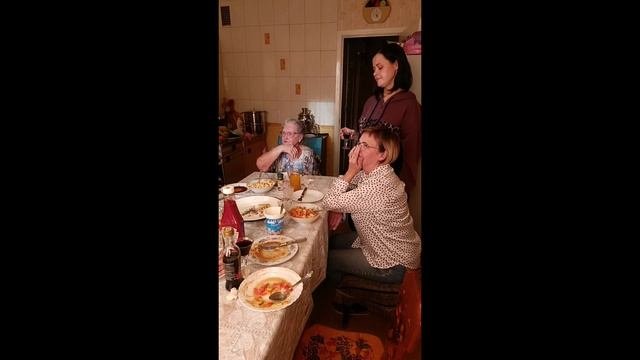 Бабуличке 90 лет❤️😘🙏
Доченьке 16🎉🥳😘
Всей семьёй отмечаем двойной праздник 🎂 по-домашнему ☺️