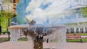 "Подарок". Автор стихотворения Ксения Белорусова. Читает Юрий Голд.