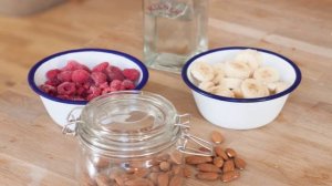 Кефир с малиной