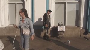 ТАНЦОР МАЙКЛ ЛЕГЕНДА НЕВСКОГО ТАНЦУЕТ НА НАБЕРЕЖНОЙ КАНАЛА ГРИБОЕДОВА