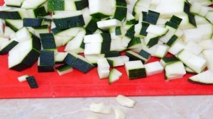 Мясо в сливках с кабачками и грибами в духовке