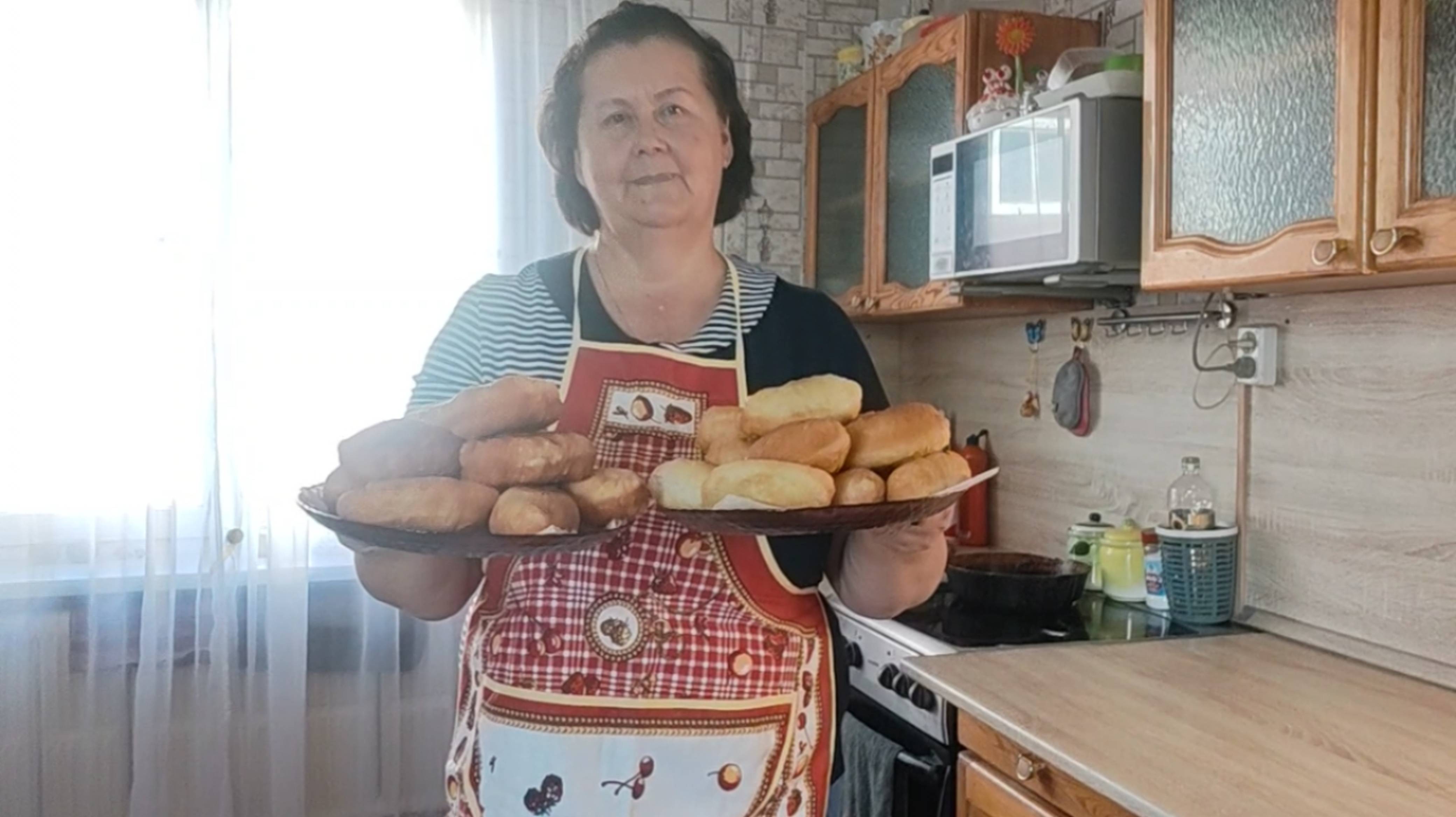 Посылка от невестки Вероники. Стряпаю пироги.