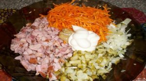 Лаваш с корейской морковкой и огурцом