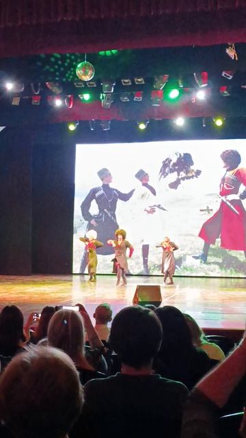 ЛЕЗГИНКА на сцене Дворца Окунева смотреть онлайн