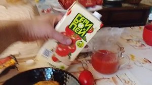 Чебуреки из Магнита  Морозко и томатный сок