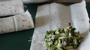 Лаваш с луком и яйцом