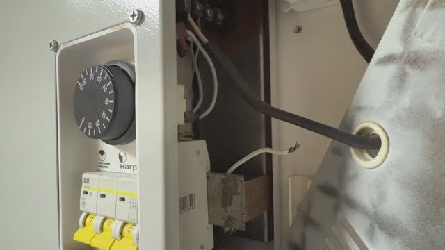 Замена клемм и проводов в электрокотле Теплотех смотреть онлайн