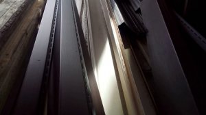 Сегодня нужно сделать обналичник, чтобы вставить окно.