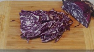 Краснокочанная капуста, консервированная со сливами