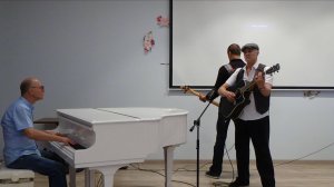 Александр Давидюк  "Старенький фонарь" автор-исполнитель