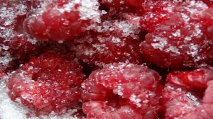 Компот из малины и яблок