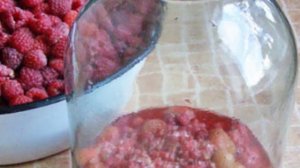 Компот из клубники и малины