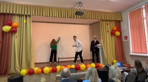 9Г с поздравительными сценками