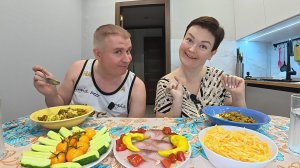 Мукбанг я всё же РЕШИЛАСЬ на ЭТО! Держу нос ПО ВЕТРУ, а мамонты в ПРОЛЁТЕ) Болталка и Семейный ужин