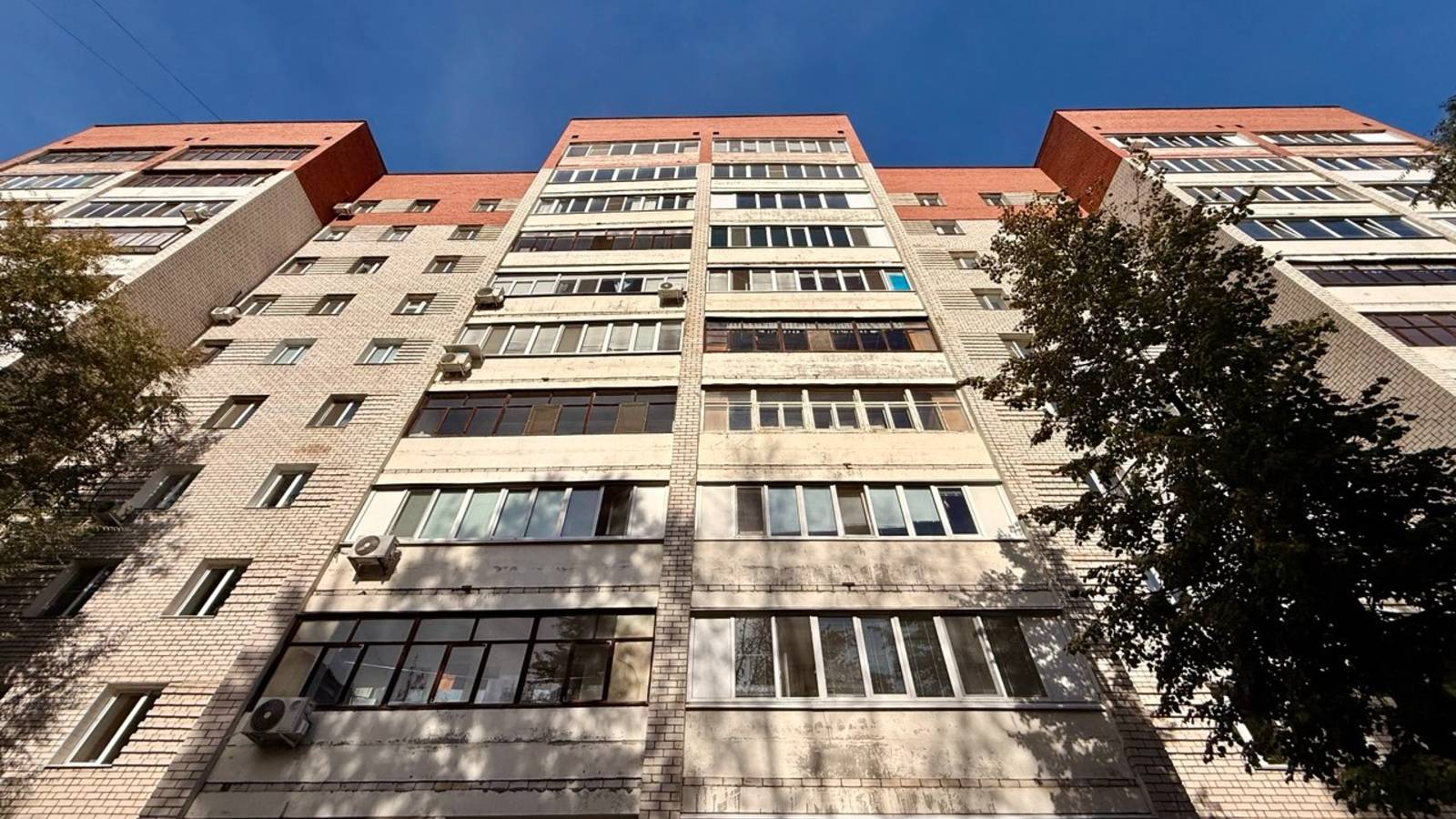 Трехкомнатная квартира, Казань Мавлютова 46