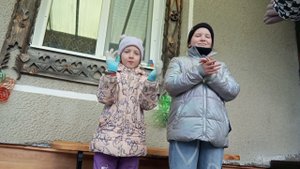 Играем в прятки-догонялки! За кого болеете вы? За ведущего или за игроков?