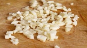 Кефирный соус с чесноком