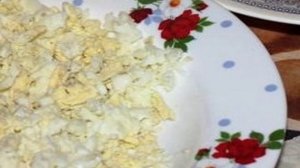 Лаваш с сайрой, яйцами и сыром