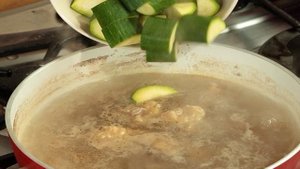 Мясо тушеное с кабачками