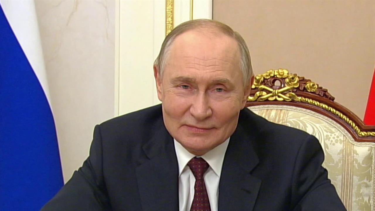 Владимир Путин поздравил всех российских педагогов с профессиональным праздником