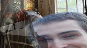 Костя исследует заброшенные двухэтажные дома