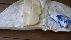 Лаваш с копченым сыром