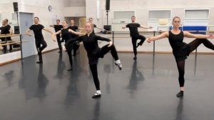 Адажио на середине целиком