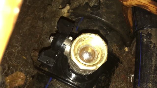 Сантехнический колодец. Замена крана под давлением. Часть 3.