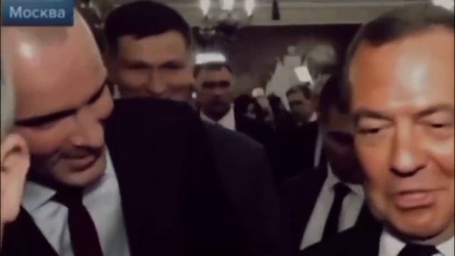 Реакция Медведева на гнев Запада смотреть онлайн