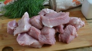 Мясо в духовке со сметаной