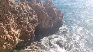 Хищники ущелий. Анталия: море, скалы, пляж, волны-покрова Средиземного моря. Мир Универсологии